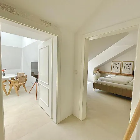 Apartma Linda 1880 * KLV