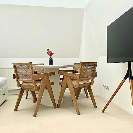 Apartma Linda 1880 *